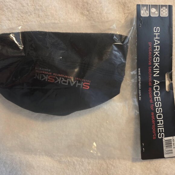 Brand new in package Sharkskin Chillproof Beanie, Black, size 7.5 (23 1/4" circ) - Picture 1 of 3